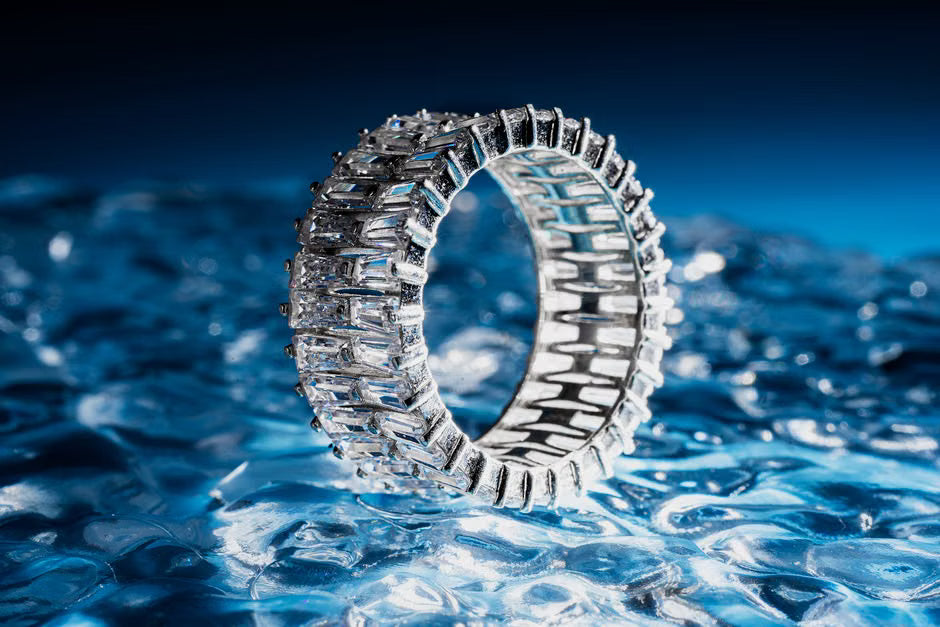 Emerald Cut Wedding Bands to Perfectly Match Your Engagement Ring